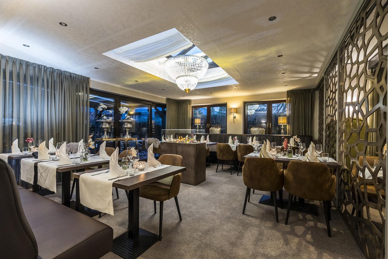מפן Hotel Tiek Superior מראה חיצוני תמונה