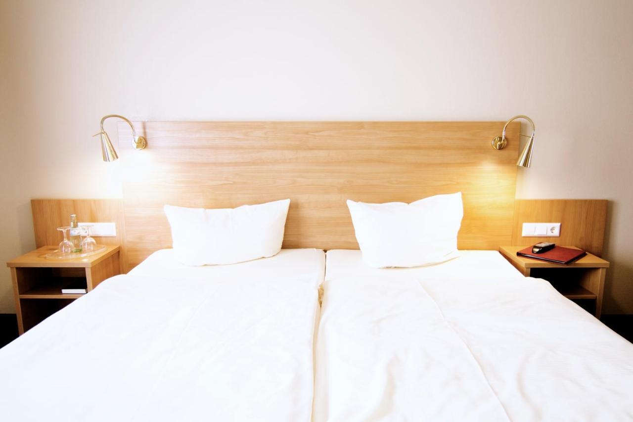 מפן Hotel Tiek Superior מראה חיצוני תמונה